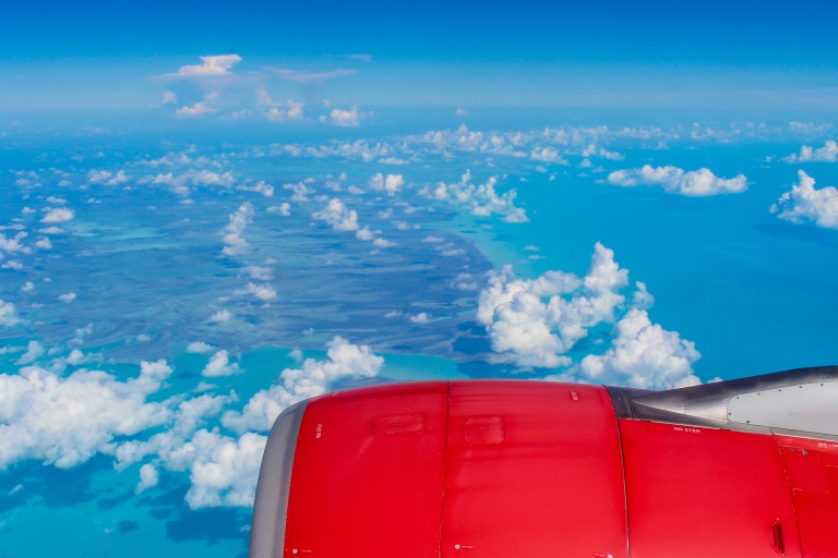 Blick aus dem Flugzeug auf die Bahamas